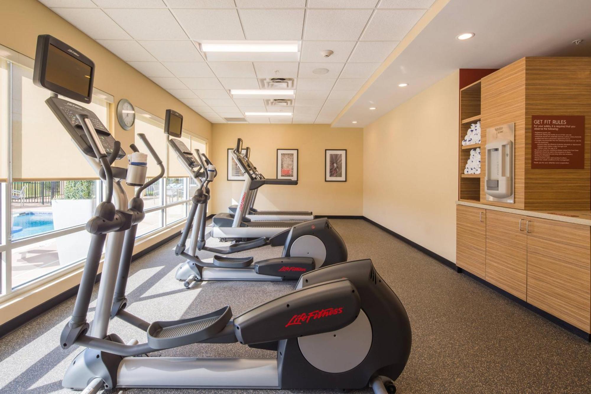Towneplace Suites By Marriott Cleveland Esterno foto